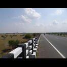 Bis auf die Felsen ist es flach